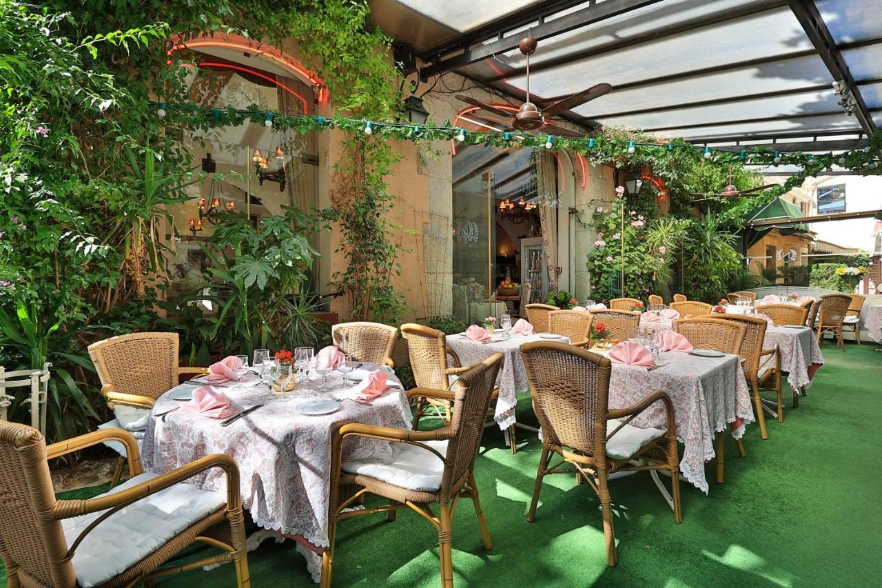 Hotel Logis Le Relais Imperial Saint-Vallier-de-Thiey Exteriér fotografie