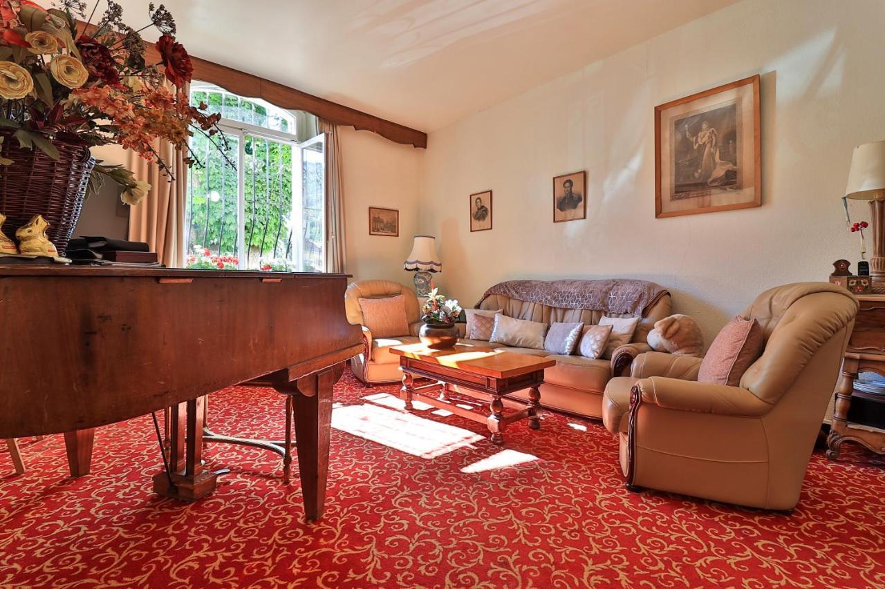 Hotel Logis Le Relais Imperial Saint-Vallier-de-Thiey Exteriér fotografie
